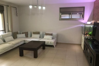 למכירה בכרמיאל ברח' מבצע עובדה דירת גן 4 חד'