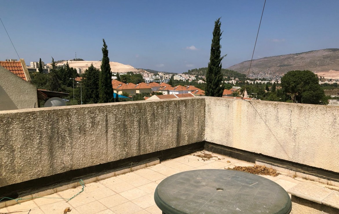 למכירה ברחוב בית הכרם דירת דופלקס 5.5 חדרים