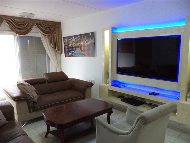 למכירה בכרמיאל ברח' מורד הגיא דירת 3.5 חדרים